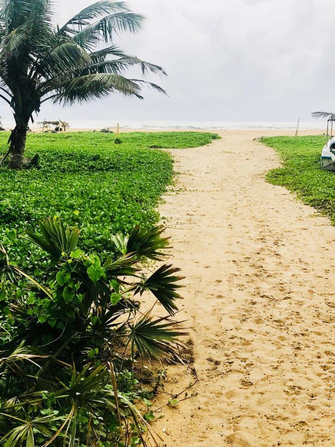 Sea Beach Resort Negombo Exterior photo